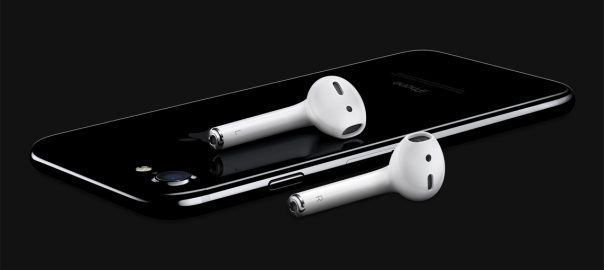 Apple tamamen kablosuz kulaklığı AirPods’u tanıttı